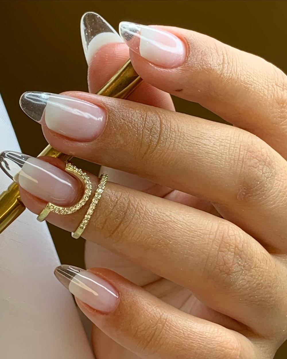 Unhas em gel com francesa feitas por Mayara Saldanha